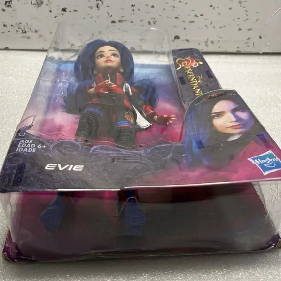 Disney Descendants 3 EVIE DOLL NEW SEALED 12” Disney - Picture 6 of 11